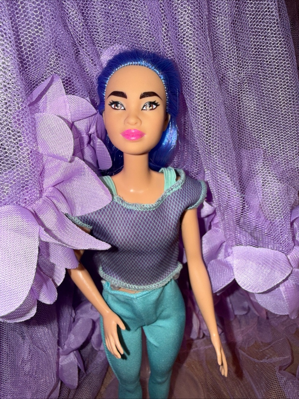 Barbie Mattel Bright blue hair 2001 in work out outfit